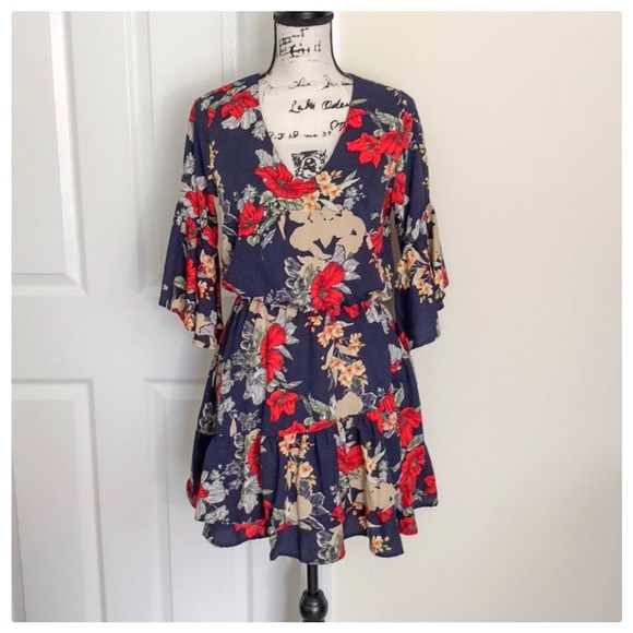 ❤️Beautiful Navy Red Floral Dress❤️ - Picture 2 of 8
